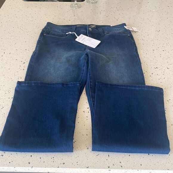 Seven7 Rodeo Women’s Mid-Rise Super Stretch Flare Jeans Medium Wash Size 12 - Picture 12 of 16